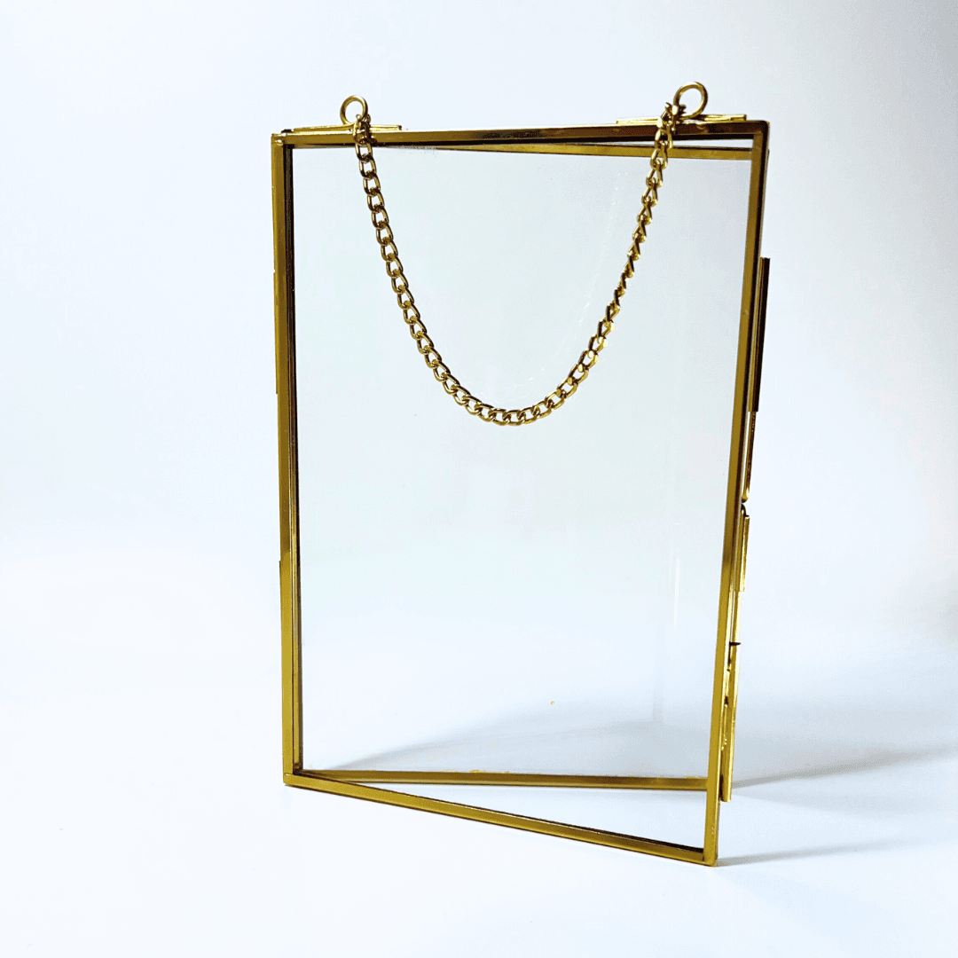 Single vintage gold photo frame with lock for elegant gifting